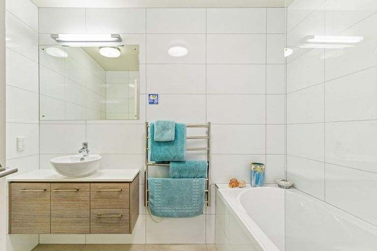 Photo of property in 72 Eaves Bush Parade, Orewa, 0931