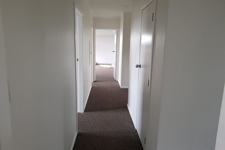 Photo of property in 28-28b Jane Grove, Paparangi, Wellington, 6037