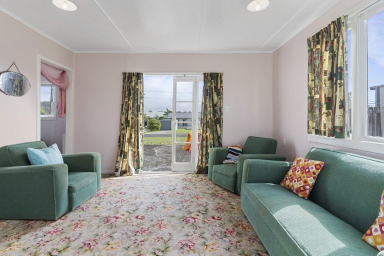 Photo of property in 207 Tamaki Road, Whangamata, 3620