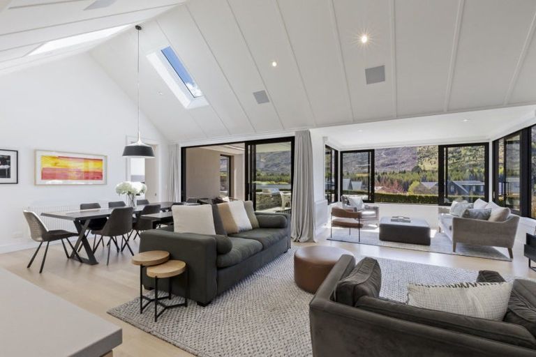 Photo of property in 1 Owen Marshall Lane, Arrowtown, 9371
