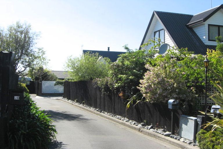 Photo of property in 18 Pyatt Place, Redwood, Christchurch, 8051