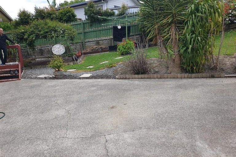 Photo of property in 5 Edgware Road, West Harbour, Auckland, 0618