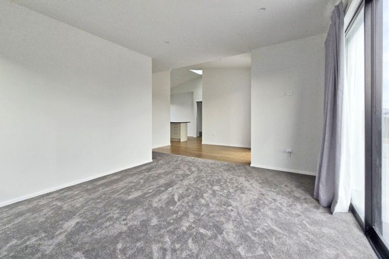 Photo of property in 16 George Yee Place, Taradale, Napier, 4112