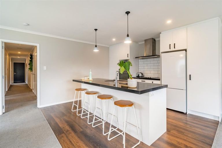 Photo of property in 36 Te Kaeaea Crescent, Wallaceville, Upper Hutt, 5018