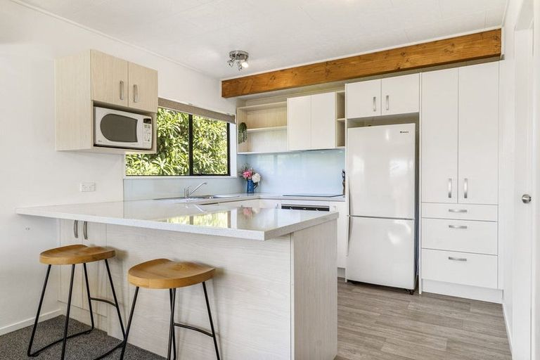 Photo of property in 2/26 Otanerua Road, Hatfields Beach, Orewa, 0931