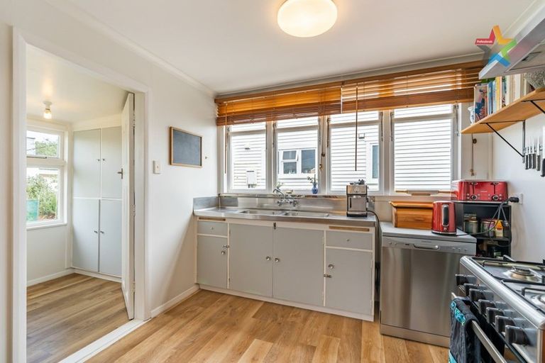 Photo of property in 9 East Street, Petone, Lower Hutt, 5012