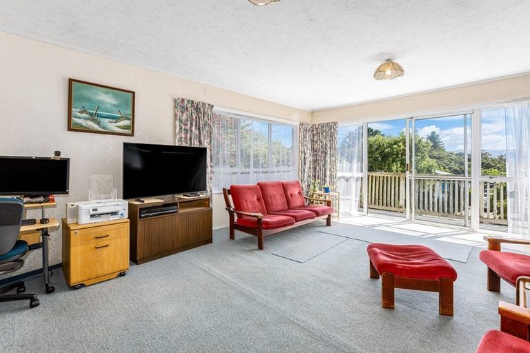 Photo of property in 21 Staithes Drive North, Whitby, Porirua, 5024