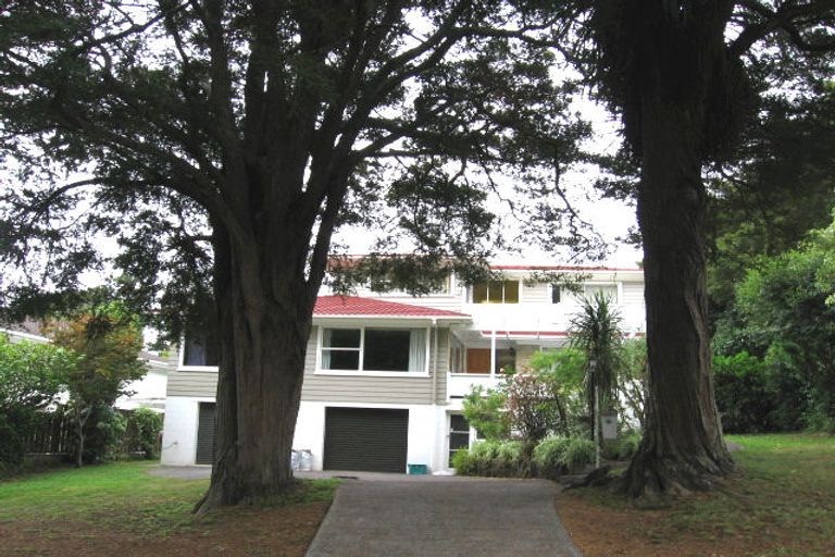 Photo of property in 13 Northgrove Avenue, Hillcrest, Auckland, 0627