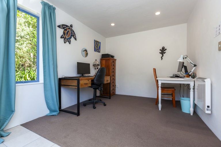 Photo of property in 105 Waterfall Road, Paraparaumu, 5032