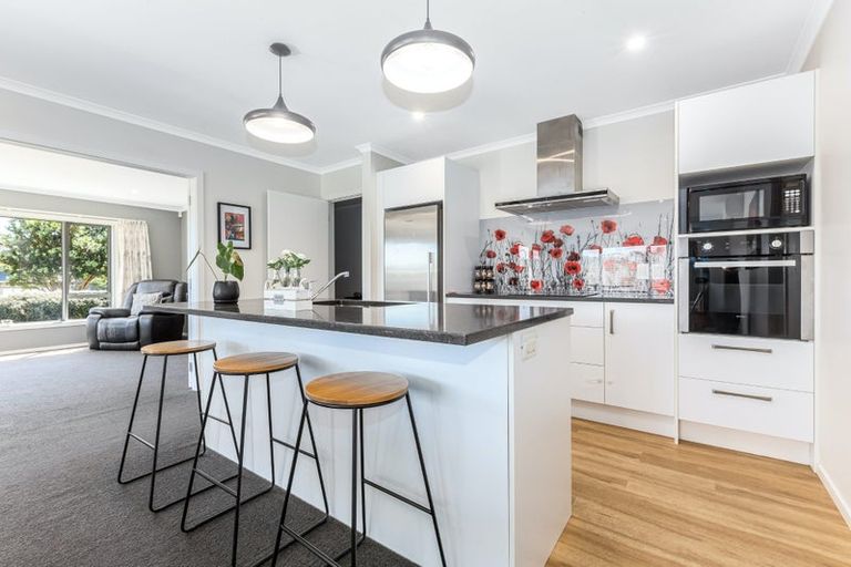 Photo of property in 34 Margaret Shields Avenue, Aotea, Porirua, 5024