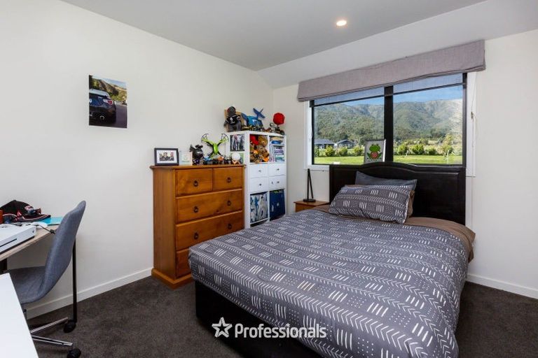 Photo of property in 2a Turksma Lane, Kaitoke, 5018
