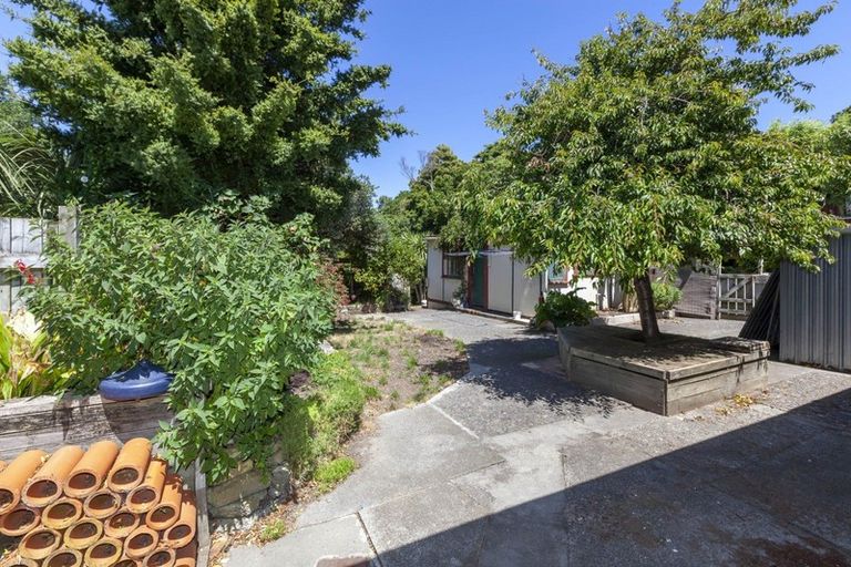 Photo of property in 38 Tiromoana Road, Raumati South, Paraparaumu, 5032