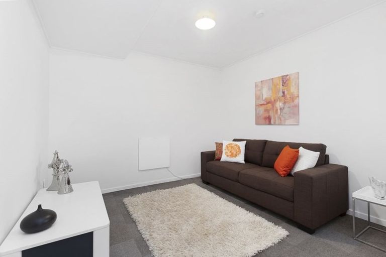 Photo of property in 6 Saint Annes Square, Tawa, Wellington, 5028