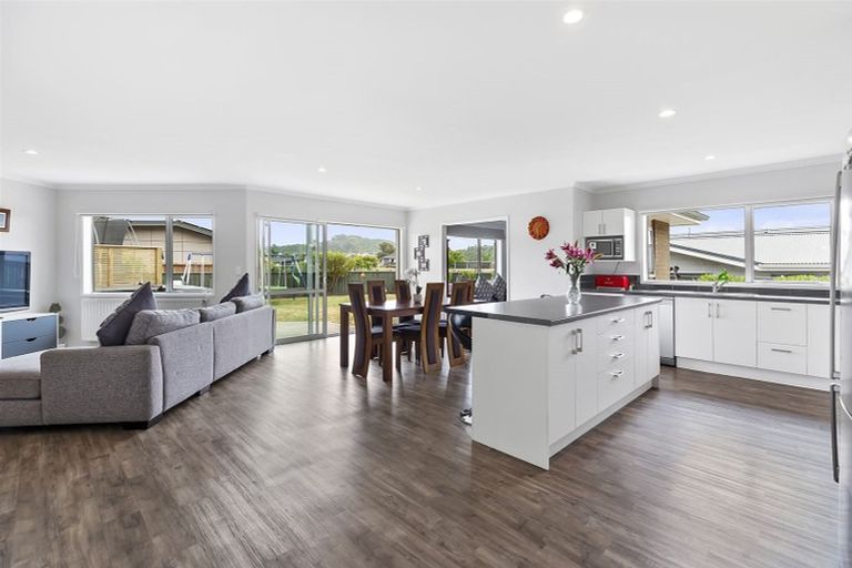 Photo of property in 20 Leadline Place, Whitby, Porirua, 5024