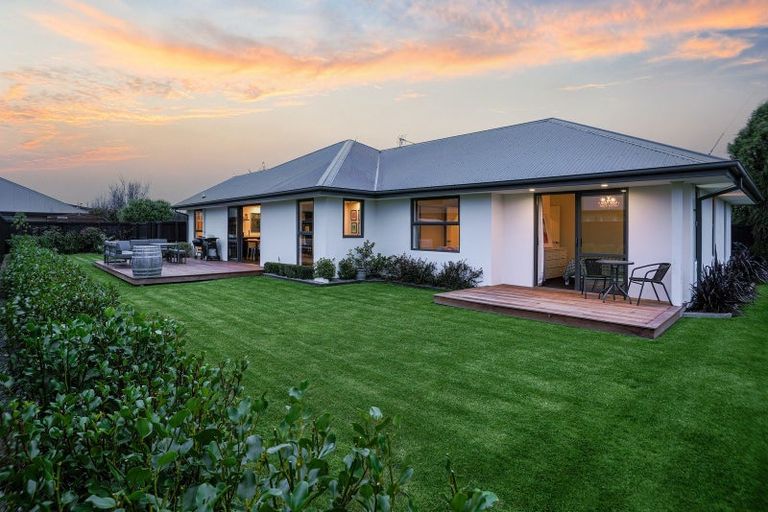 Photo of property in 55 Sequoia Way, Rangiora, 7400