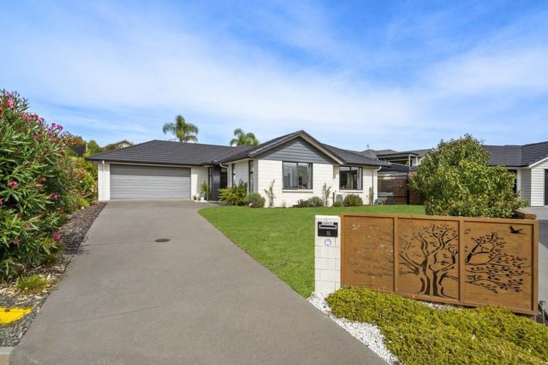 Photo of property in 15 Shoreview Close, Omokoroa, 3114