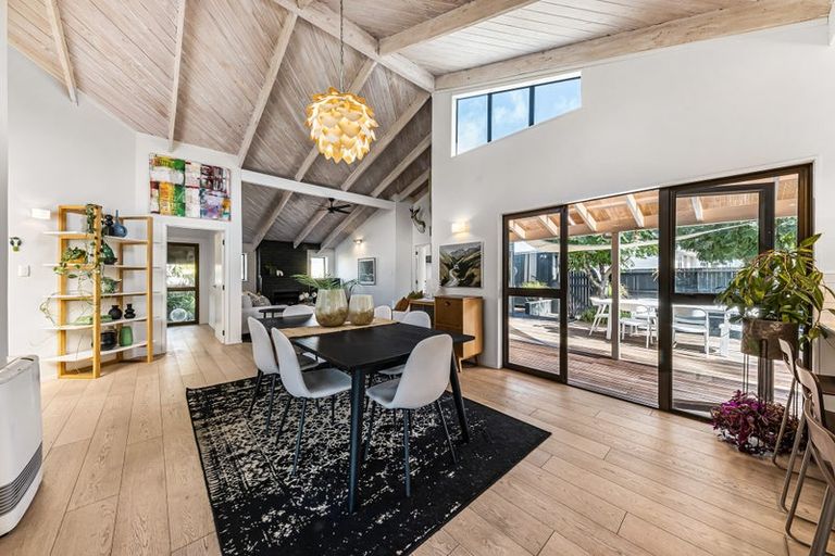 Photo of property in 2/47 Shakespeare Road, Milford, Auckland, 0620