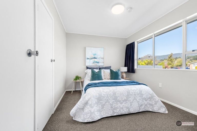 Photo of property in 16 Seattle Grove, Totara Park, Upper Hutt, 5018