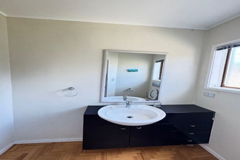 Photo of property in 17a Sea View Terrace, Cockle Bay, Auckland, 2014