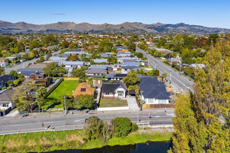Photo of property in 664 Avonside Drive, Avonside, Christchurch, 8061
