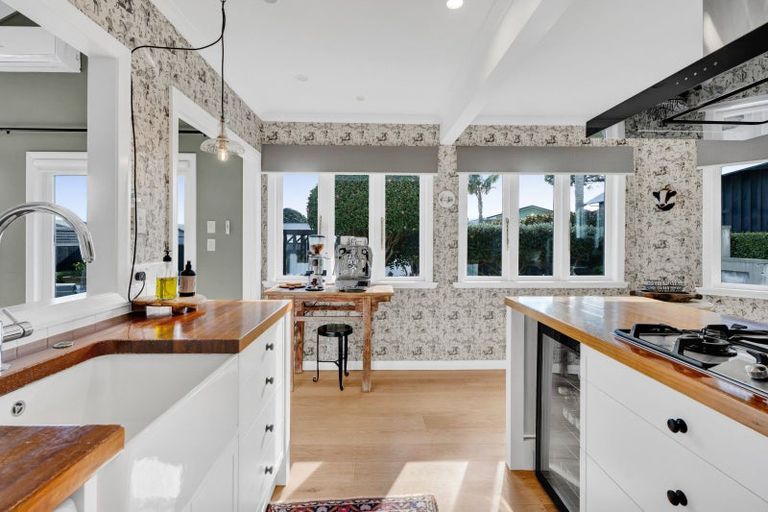 Photo of property in 89 Pendarves Street, New Plymouth, 4310