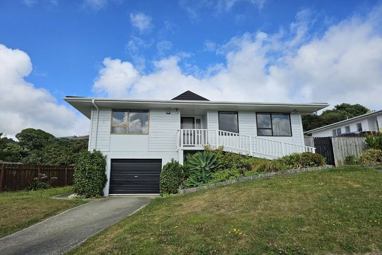 Photo of property in 15 Staithes Drive North, Whitby, Porirua, 5024