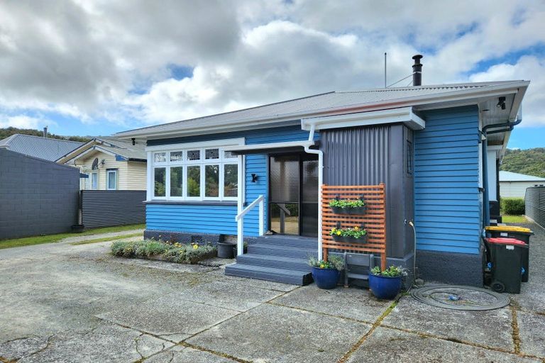 Photo of property in 6 Elizabeth Street, Greymouth, 7805
