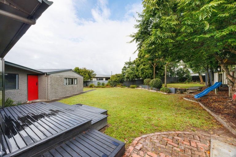 Photo of property in 2 Pukatea Place, Milson, Palmerston North, 4414