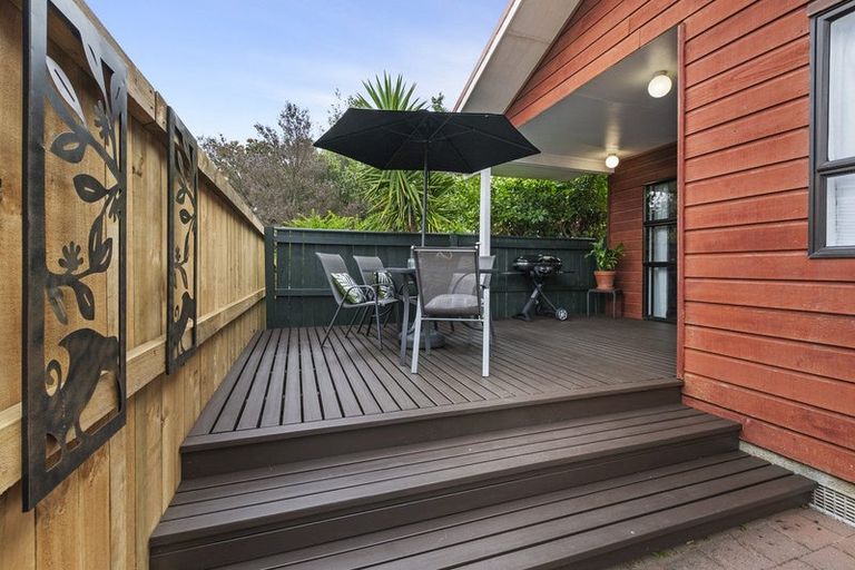 Photo of property in 3 Gladys Place, Kelvin Grove, Palmerston North, 4414