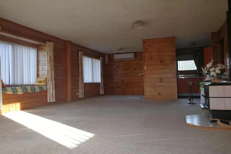 Photo of property in 23 Millstream Drive, Henderson, Auckland, 0610