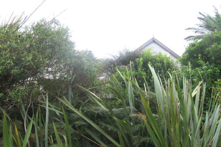 Photo of property in 145 Miromiro Road, Normandale, Lower Hutt, 5010