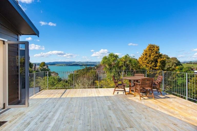 Photo of property in 15 Bay View Road, Raglan, 3225