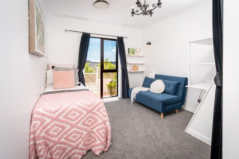 Photo of property in 184 Orangi Kaupapa Road, Northland, Wellington, 6012