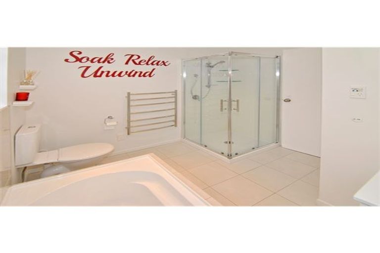 Photo of property in 74 Cortina Avenue, Johnsonville, Wellington, 6037