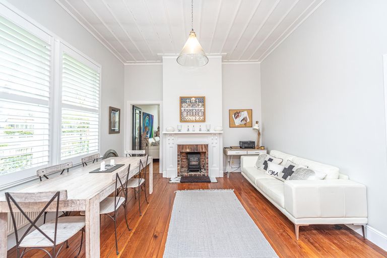 Photo of property in 24 Brassey Road, Saint Johns Hill, Whanganui, 4500
