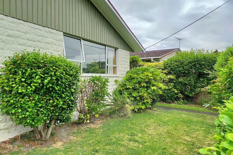 Photo of property in 2/10 Prossers Road, Saint Martins, Christchurch, 8022