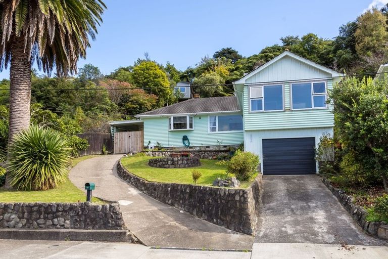 Photo of property in 184 George Street, Stokes Valley, Lower Hutt, 5019