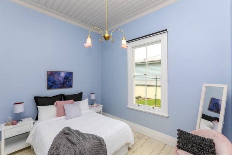 Photo of property in 32 Belt Road, Moturoa, New Plymouth, 4310