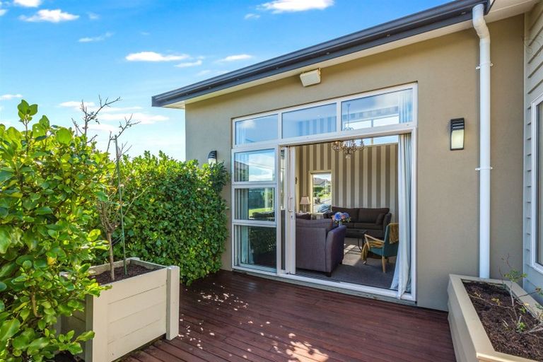 Photo of property in 13 Kepler Way, Aotea, Porirua, 5024