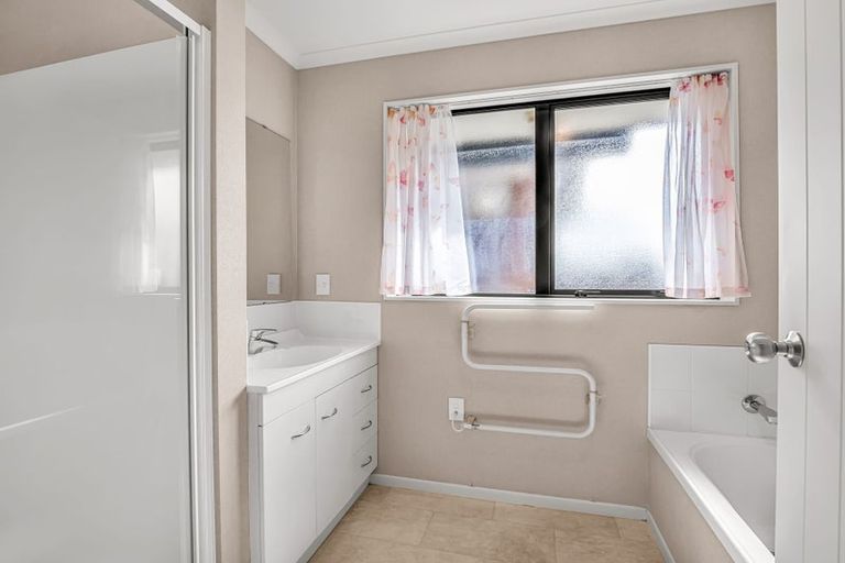 Photo of property in 1 Nevada Way, Kelvin Grove, Palmerston North, 4414