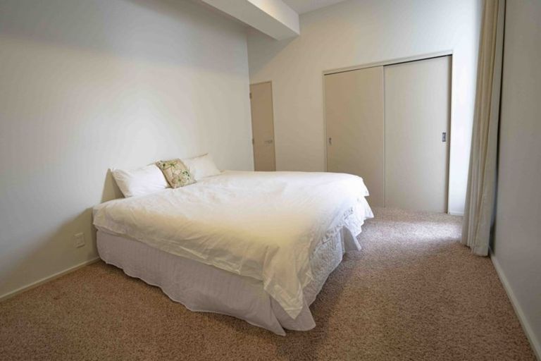 Photo of property in Stadium Garden Flats, 203/107 Thorndon Quay, Pipitea, Wellington, 6011