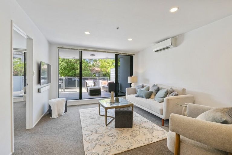 Photo of property in 175h Hurstmere Road, Takapuna, Auckland, 0622