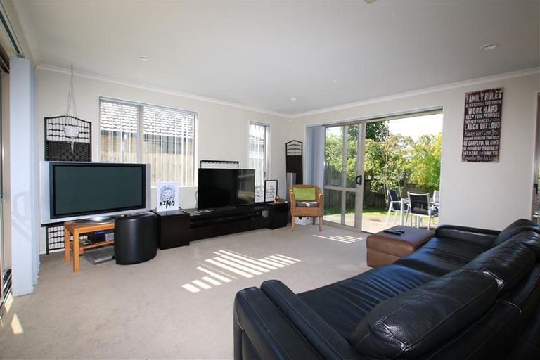 Photo of property in 46 Huntington Park Drive, Greenhithe, Auckland, 0632