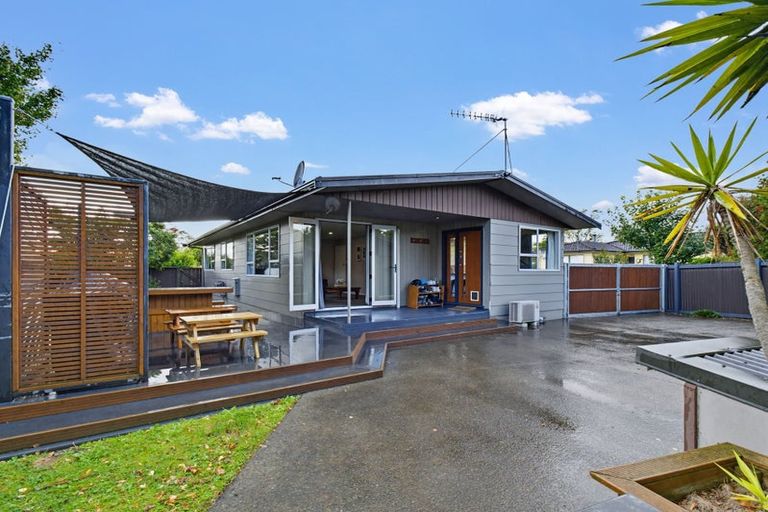 Photo of property in 6 Escort Grove, Awapuni, Palmerston North, 4412