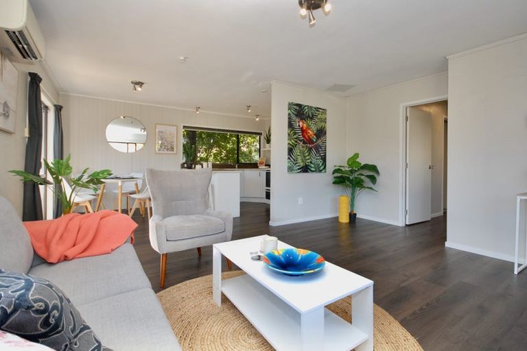 Photo of property in 2/47 Flaxdale Street, Birkdale, Auckland, 0626