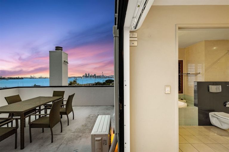 Photo of property in 11 Waimana Avenue, Northcote Point, Auckland, 0627