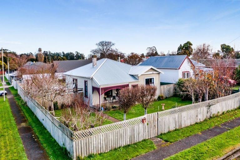 Photo of property in 1 Campbell Street, Hawera, 4610