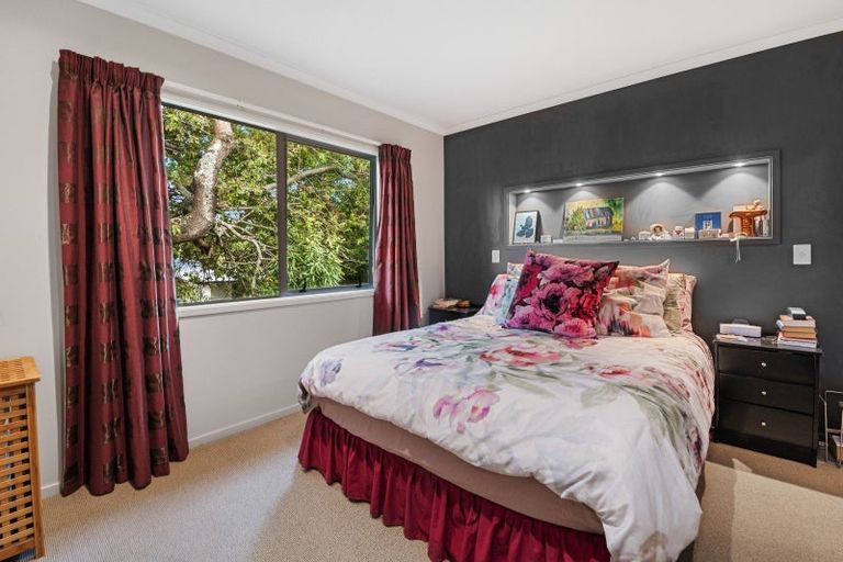 Photo of property in 20b Grand Vue Road, Kawaha Point, Rotorua, 3010