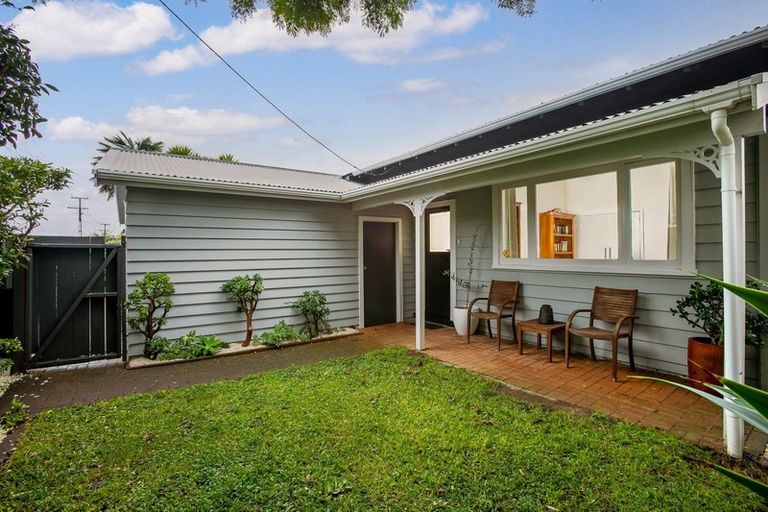 Photo of property in 47 Moa Road, Point Chevalier, Auckland, 1022