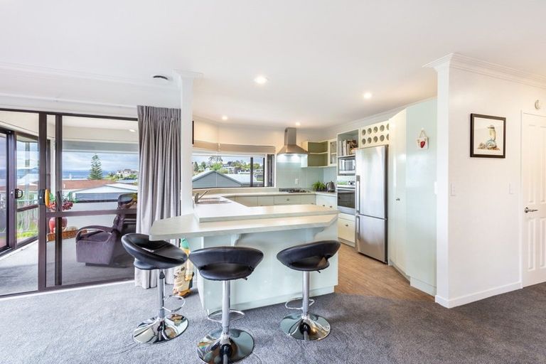 Photo of property in 4 Shera Street, Acacia Bay, Taupo, 3330